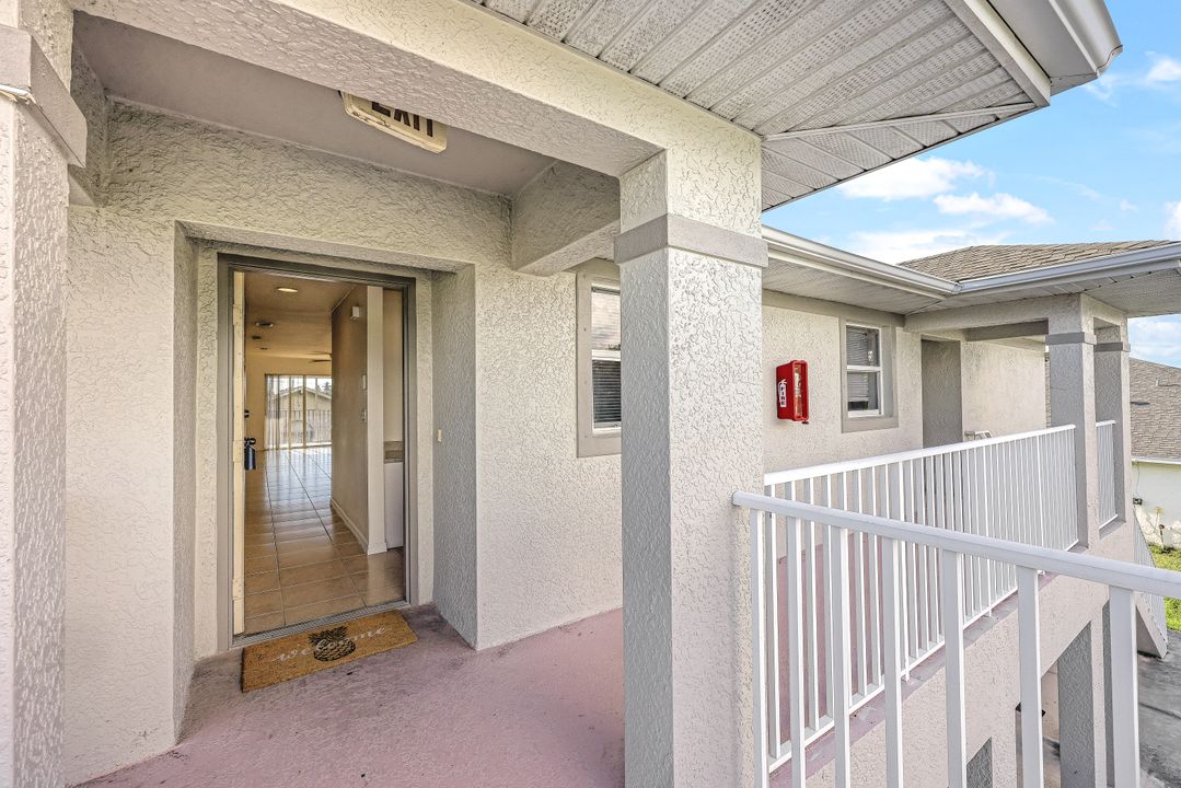 3752 Santa Barbara Blvd #202, Cape Coral, FL 33914