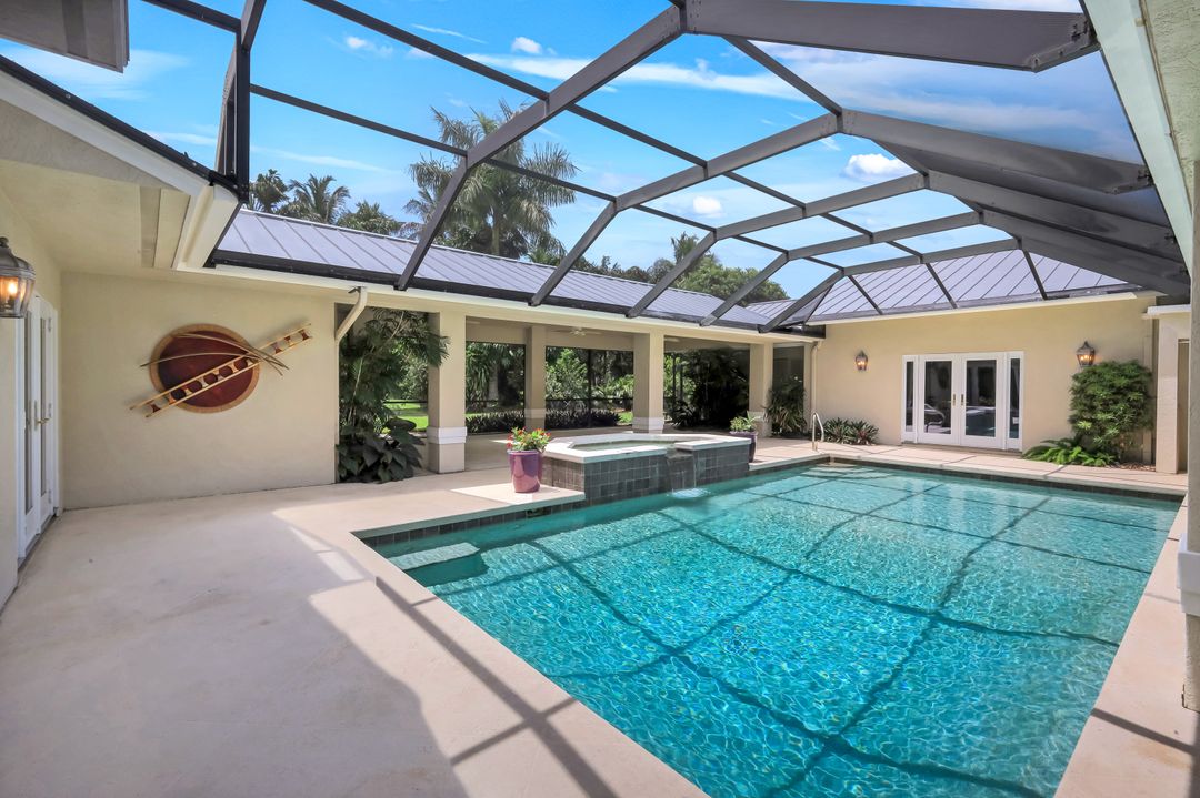 675 Murex Dr, Naples, FL 34102