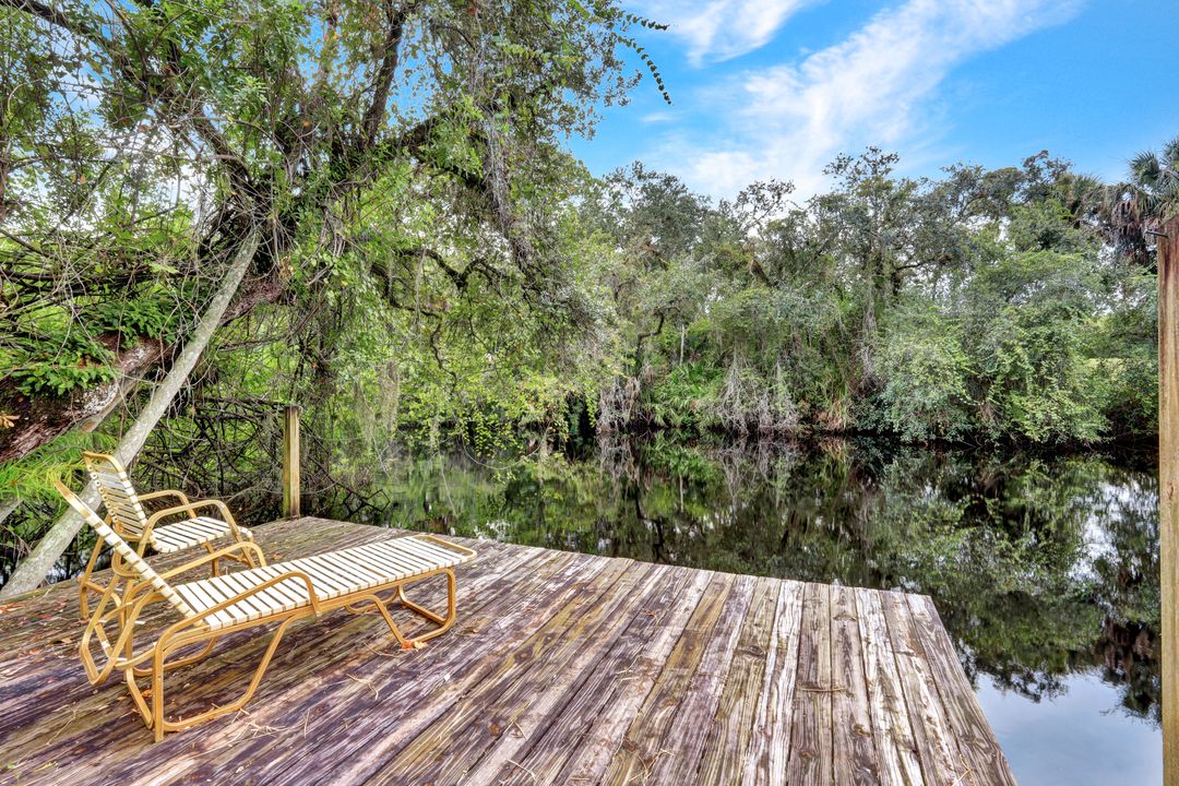 18200 Elmwood Dr, Alva, FL 33920