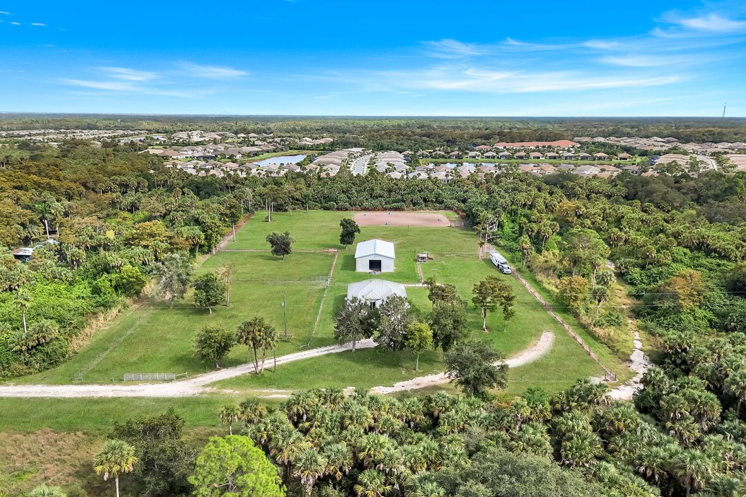 1960 Moulder Dr, Naples, FL 34120