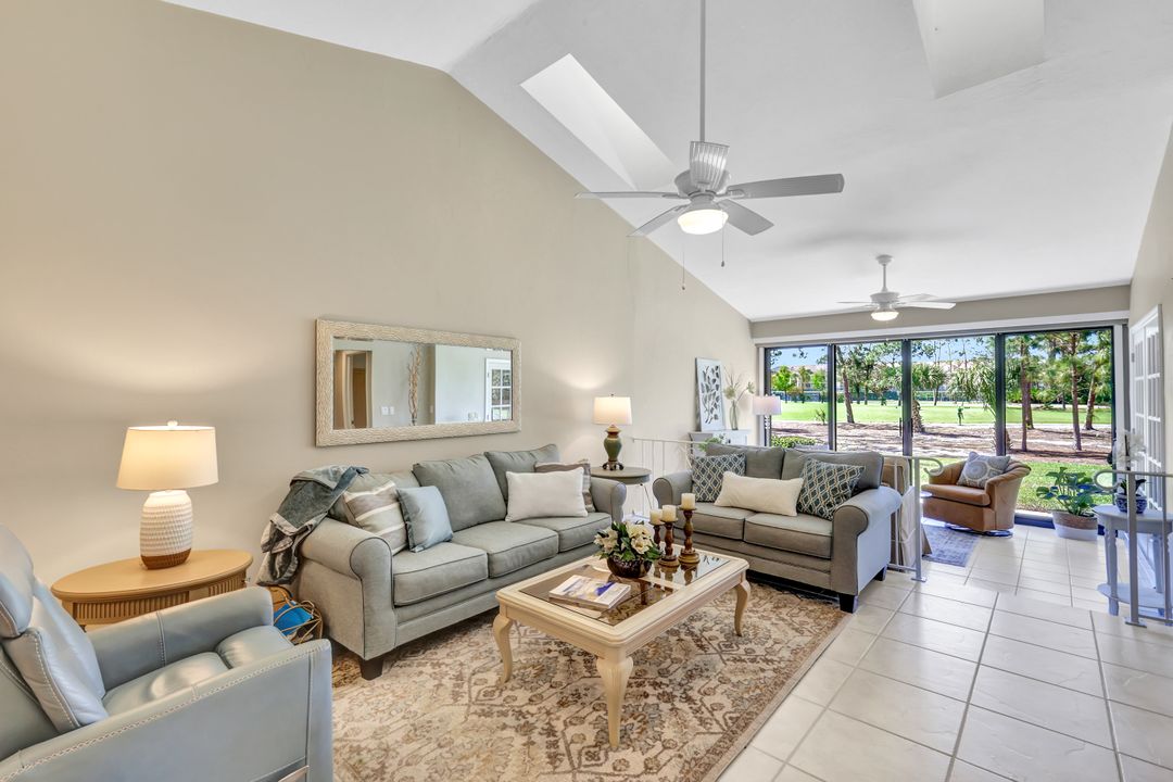 428 Kings Way, Naples, FL 34104