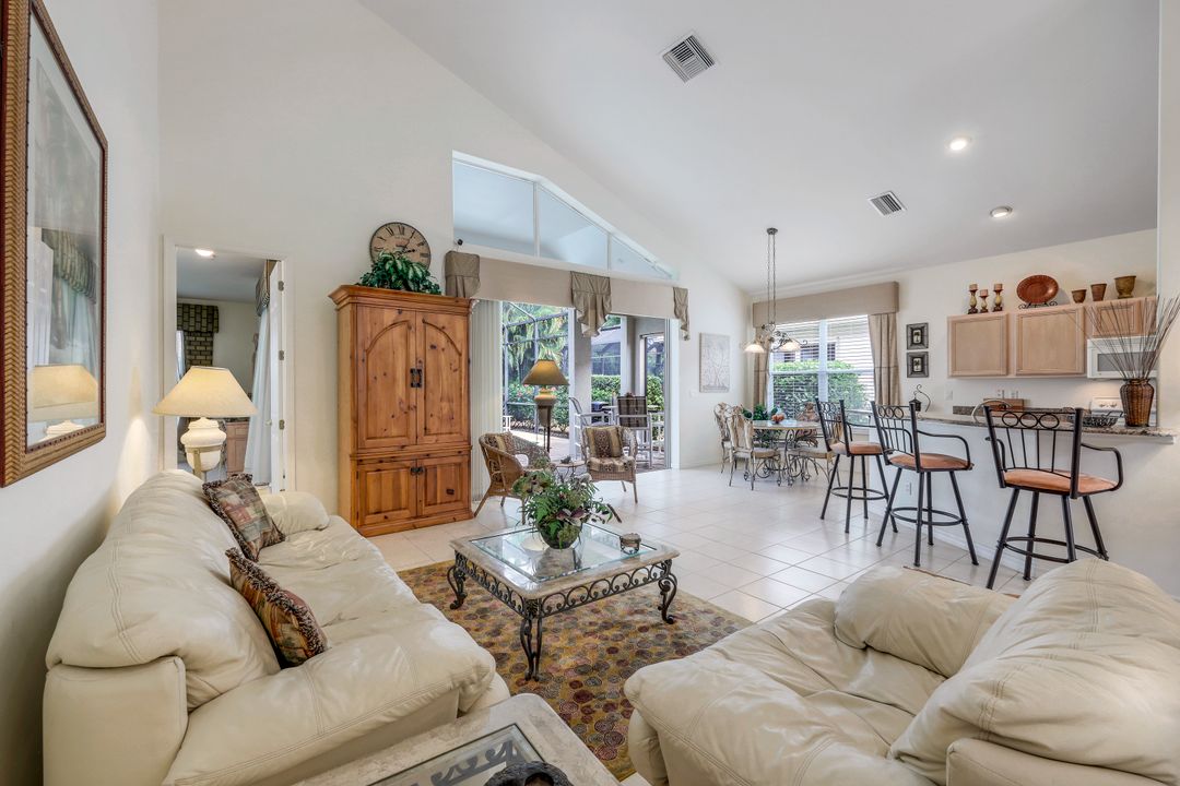 8793 Ventura Way, Naples, FL 34109
