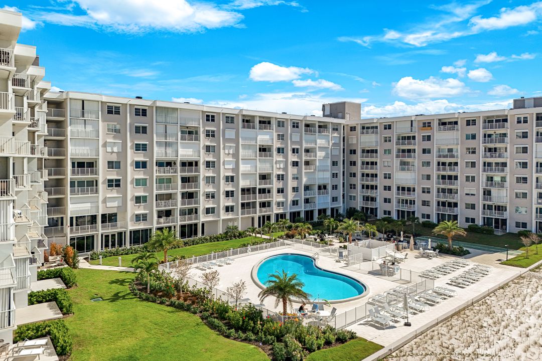 3443 Gulf Shore Blvd N #309, Naples, FL 34103