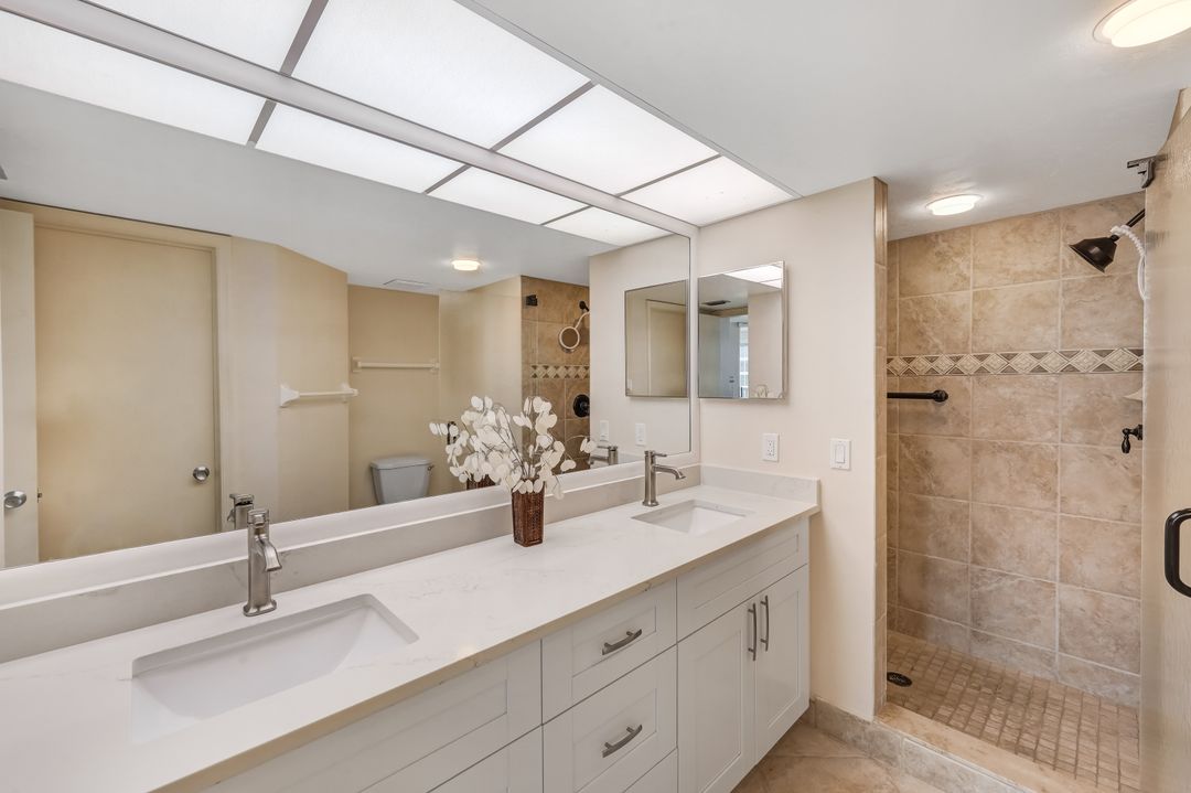 11118 Gulf Shore Dr #803, Naples, FL 34108