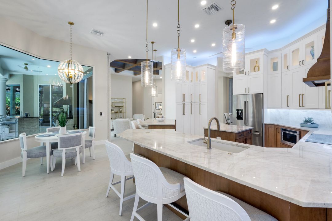 260 Cheshire Way, Naples, FL 34110