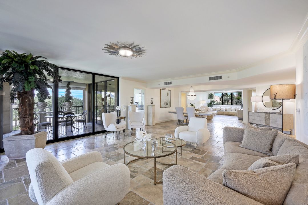 6597 Nicholas Blvd #306, Naples, FL 34108