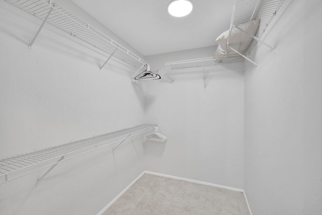 2033 SE 27th Terrace, Cape Coral, FL 33904