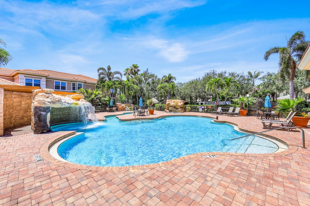 604 El Camino Real #101, Naples, FL 34119