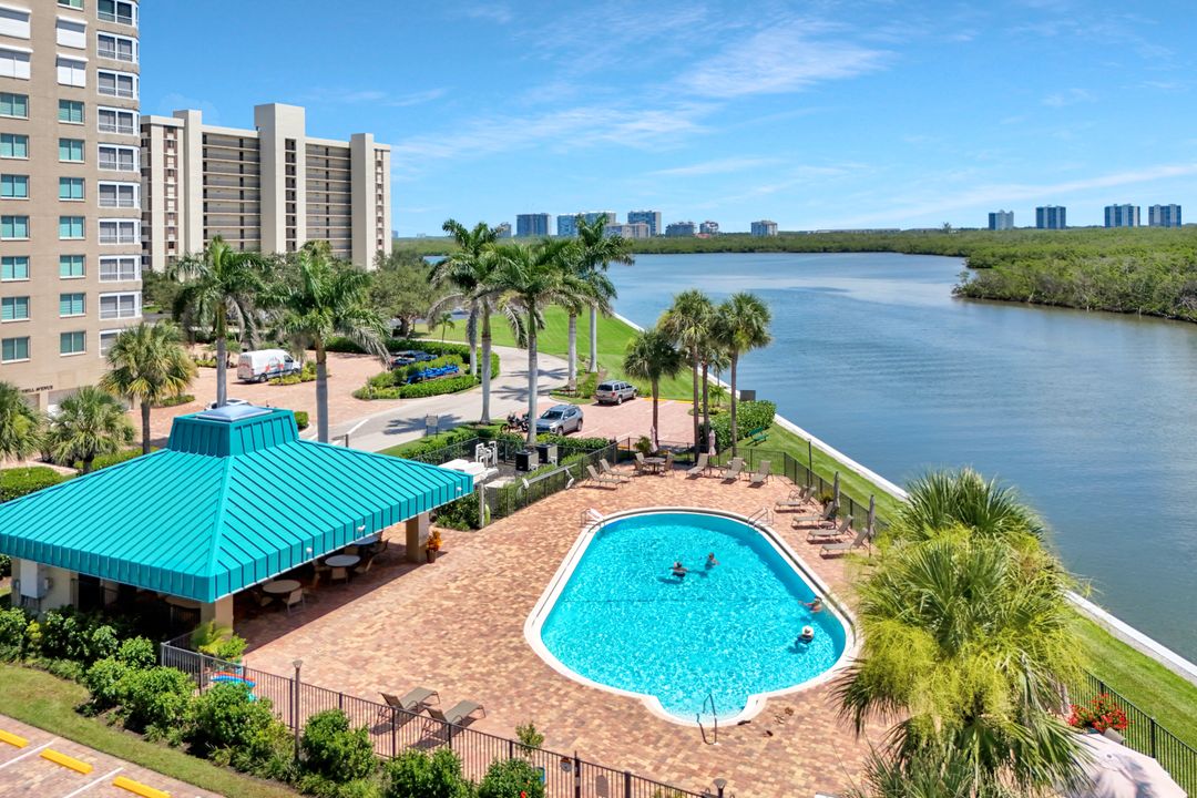 25 Bluebill Ave #1103, Naples, FL 34108