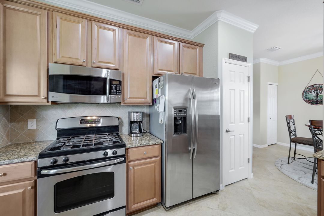 3153 Aviamar Cir #201, Naples, FL 34114