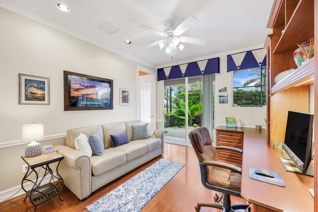 5926 Amberwood Dr, Naples, FL 34110