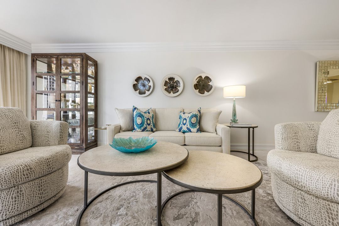 4451 Gulf Shore Blvd N #406, Naples, FL 34103