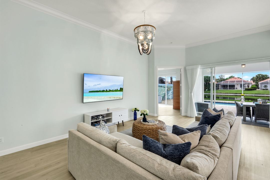 4453 Novato Ct, Naples, FL 34109