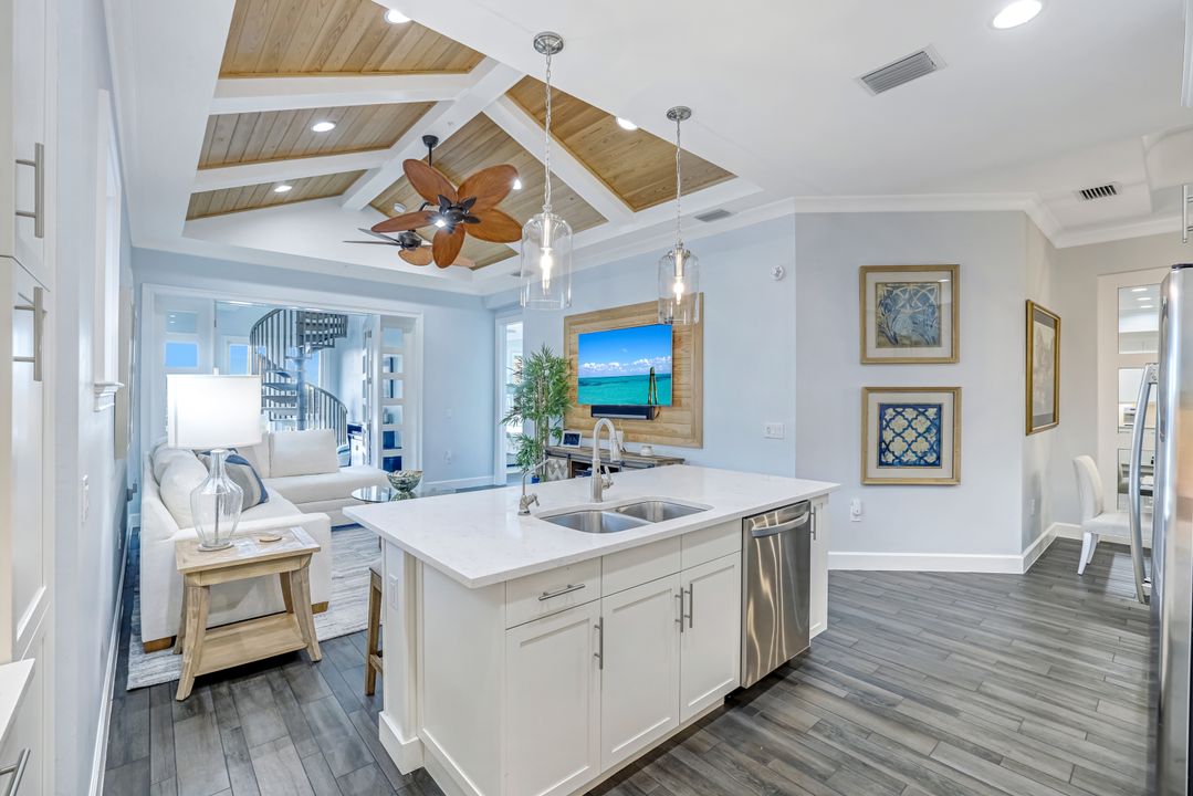 6541 Dominica Dr #201, Naples, FL 34113