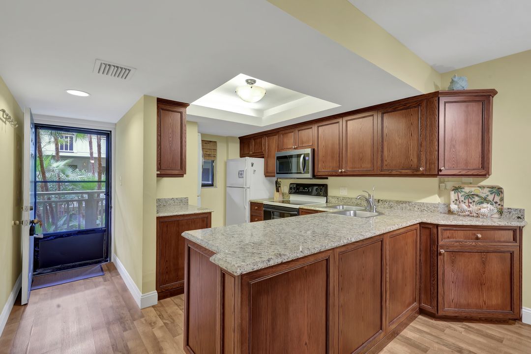 3661 Wild Pines Dr, Bonita Springs, FL 34134