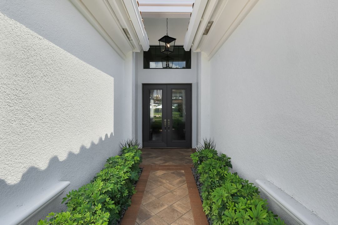 4056 Nova Ln, Naples, FL 34119