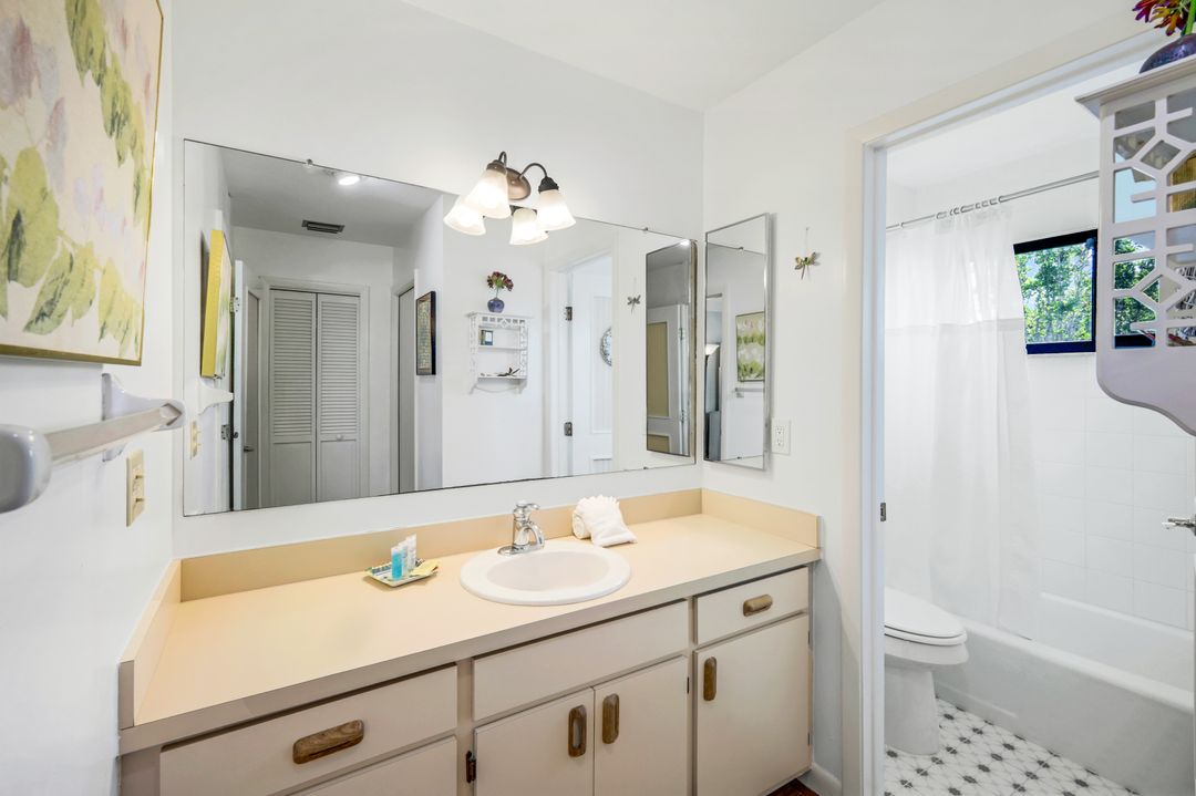 647 Rabbit Rd, Sanibel, FL 33957