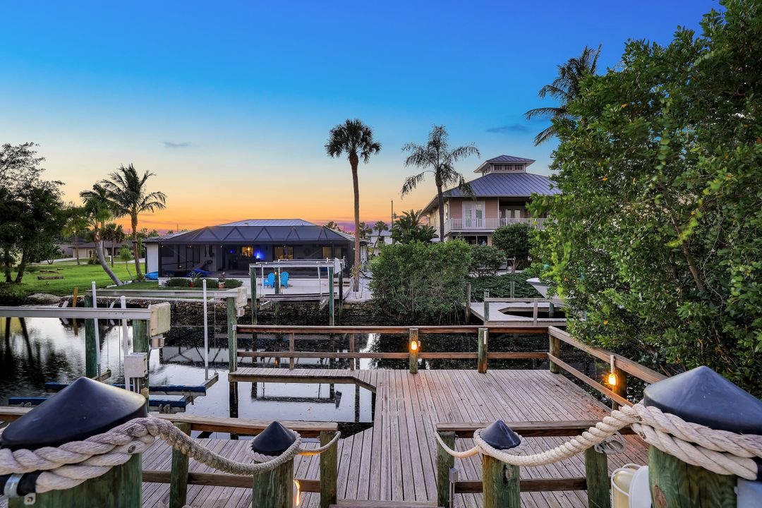 27080 Flamingo Dr, Bonita Springs, FL 34135