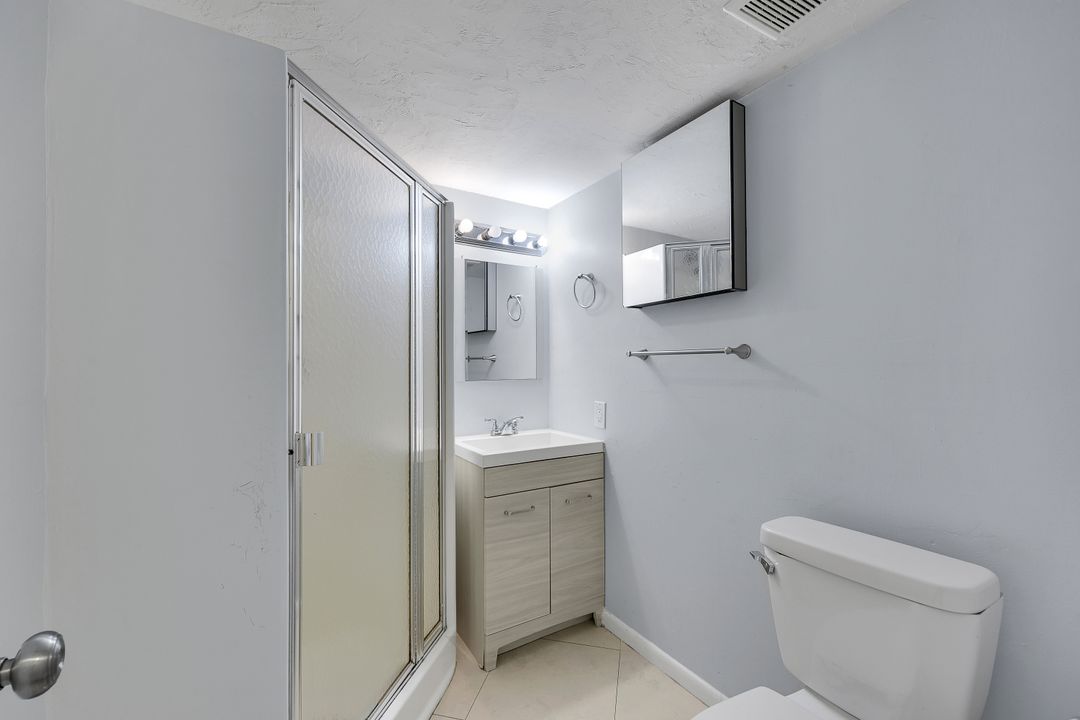 1400 Green Valley Cir #1002, Naples, FL 34104