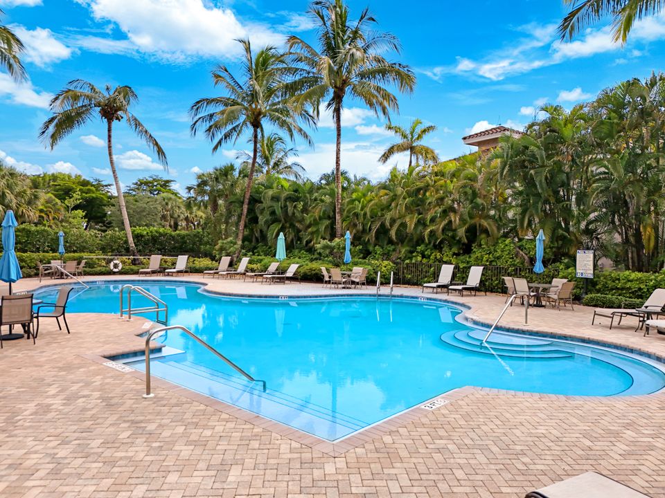 3165 Aviamar Cir #102, Naples, FL 34114