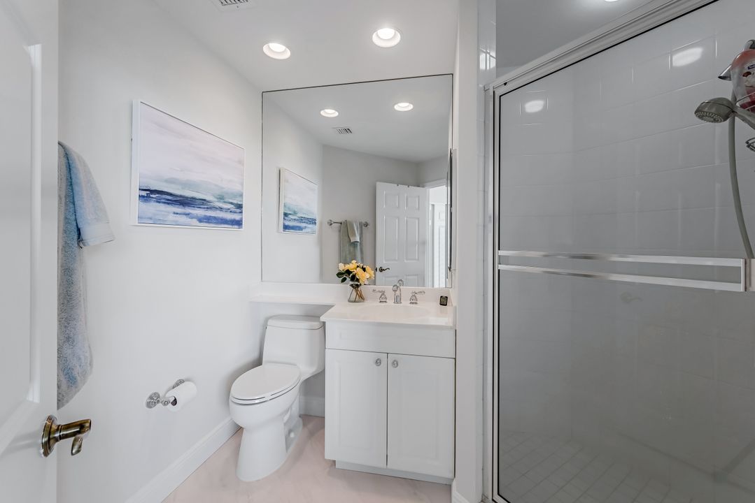 425 Cove Tower Dr  #1501, Naples, FL 34110