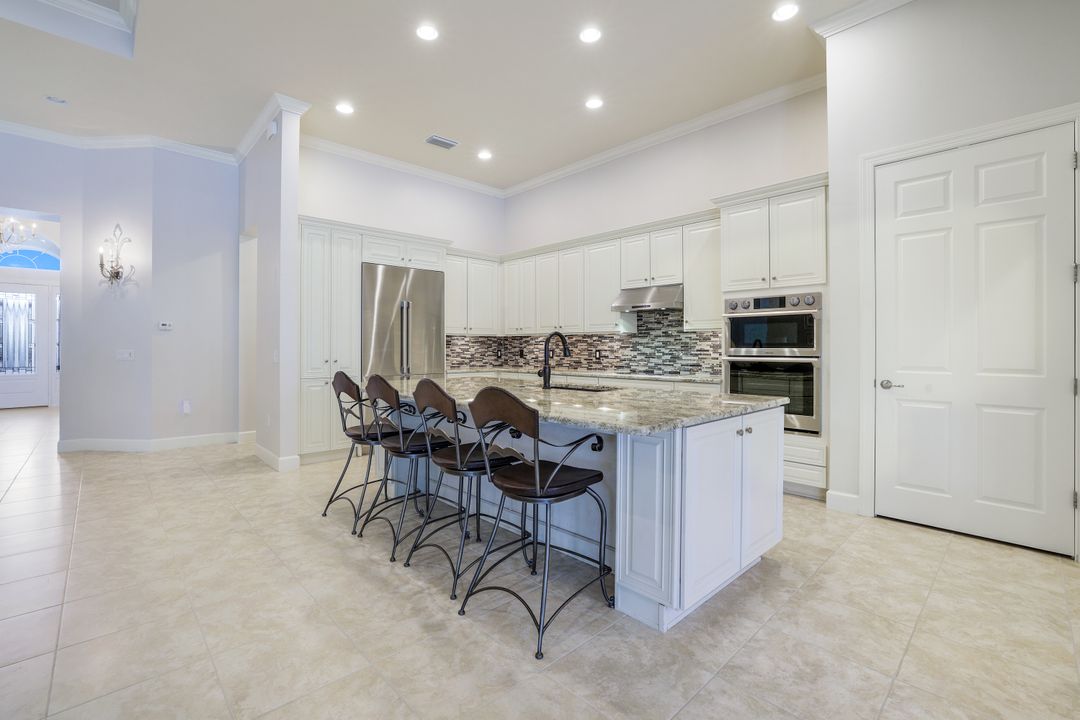 9266 Quarry Dr, Naples, FL 34120