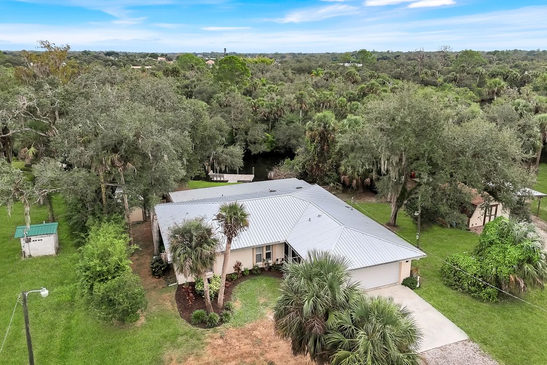 18130 Elmwood Dr, Alva, FL 33920