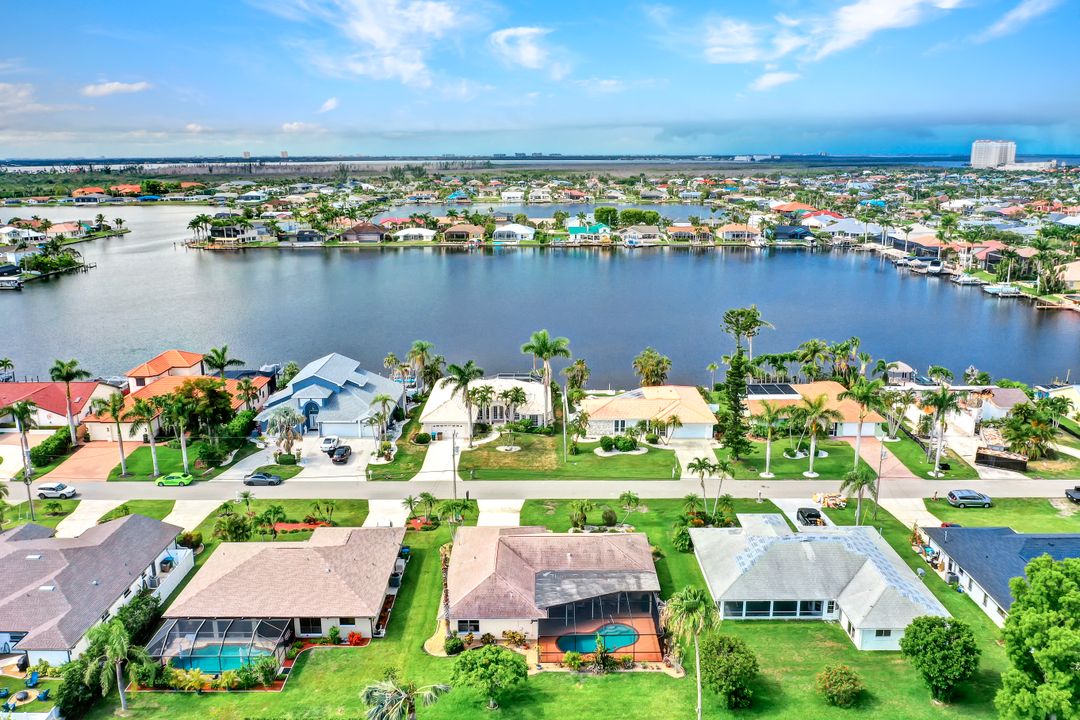 701 SW 52nd St, Cape Coral, FL 33914