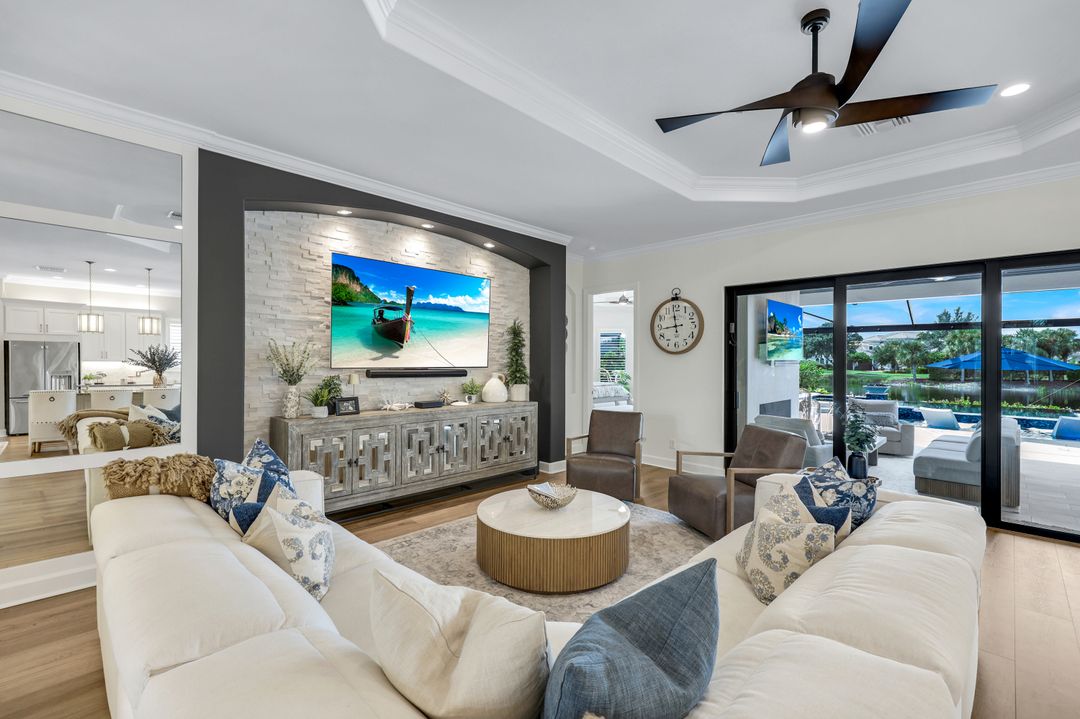 9223 Rialto Ln, Naples, FL 34119