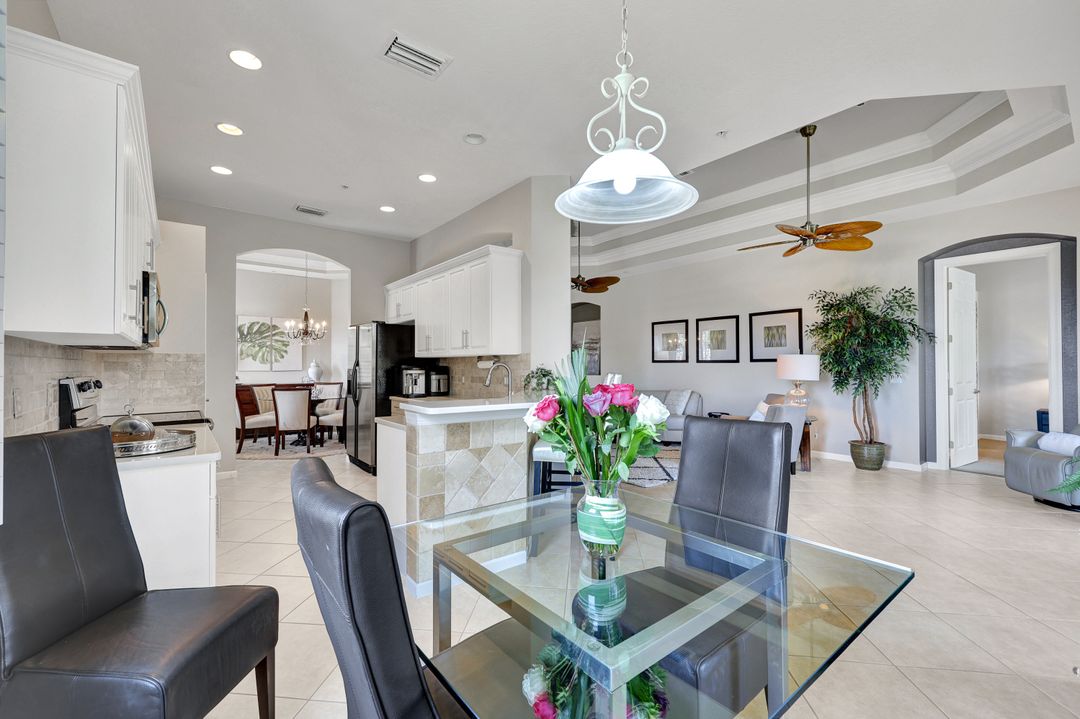 8723 Coastline Ct #202, Naples, FL 34120