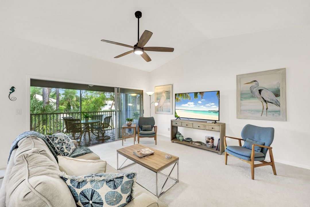 314 Emerald Bay Cir #I-5, Naples, FL 34110