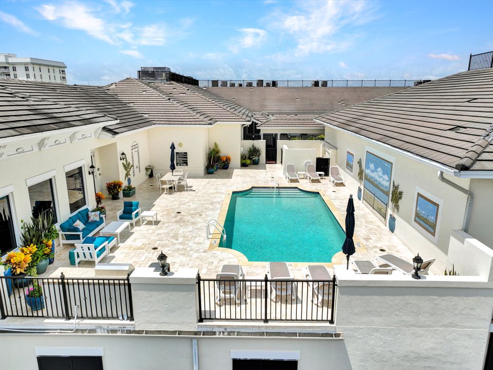 1400 Gulf Shore Blvd N #203, Naples, FL 34102