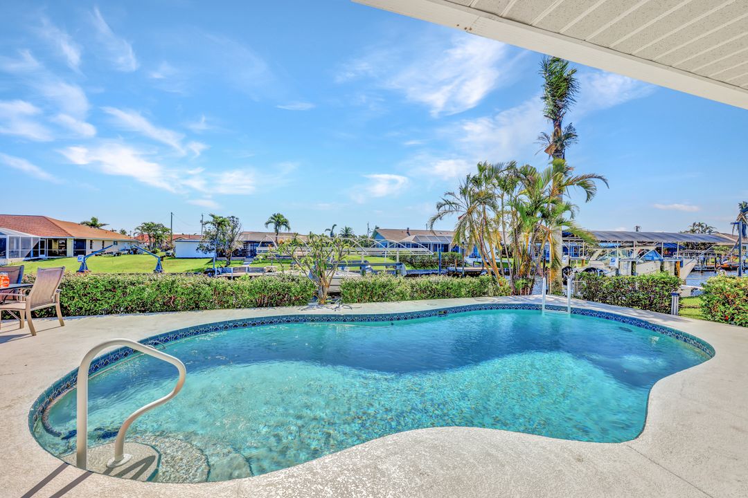 5007 SW 11th Ct, Cape Coral, FL 33914