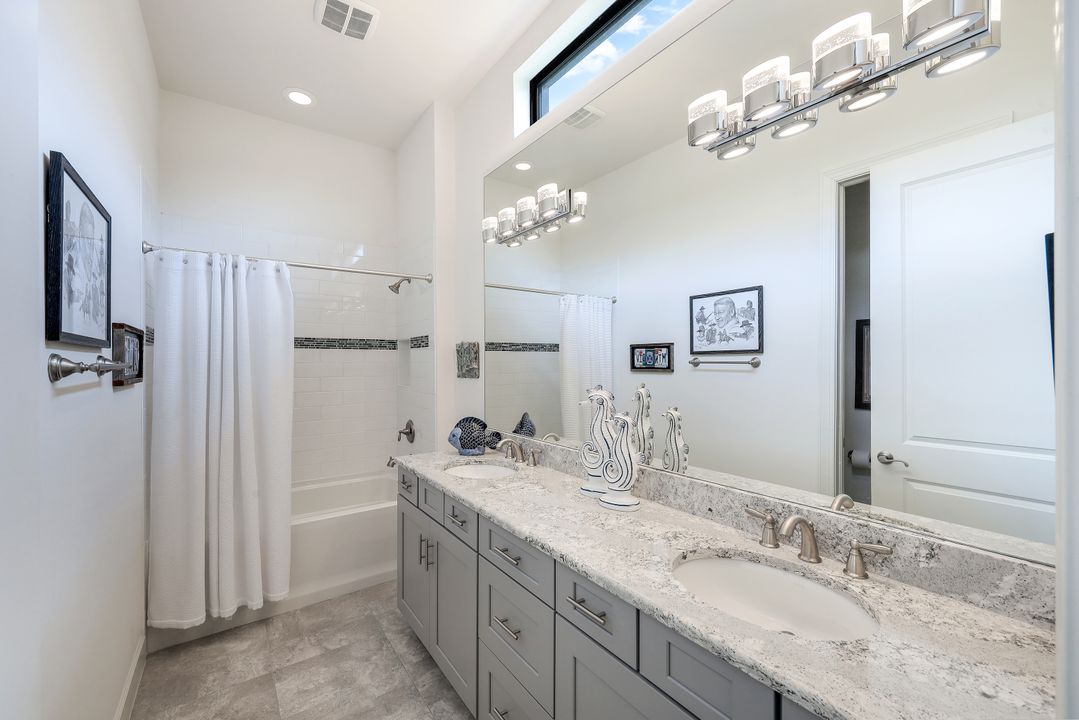 8668 Amour Ct, Naples, FL 34119