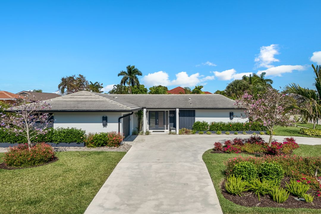 291 W Flamingo Cir, Marco Island, FL 34145