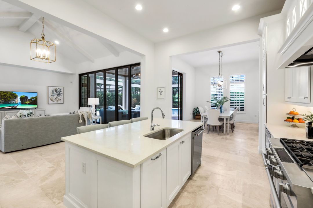 3233 Tavolara Ln, Naples, FL 34114