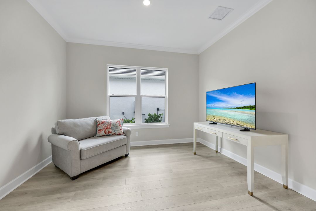 15804 Derna St, Naples, FL 34114