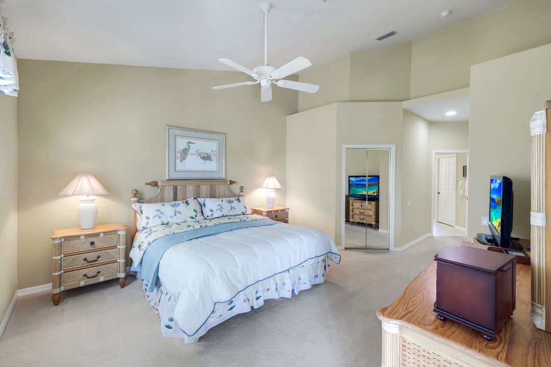 8470 Danbury Blvd #201, Naples, FL 34120