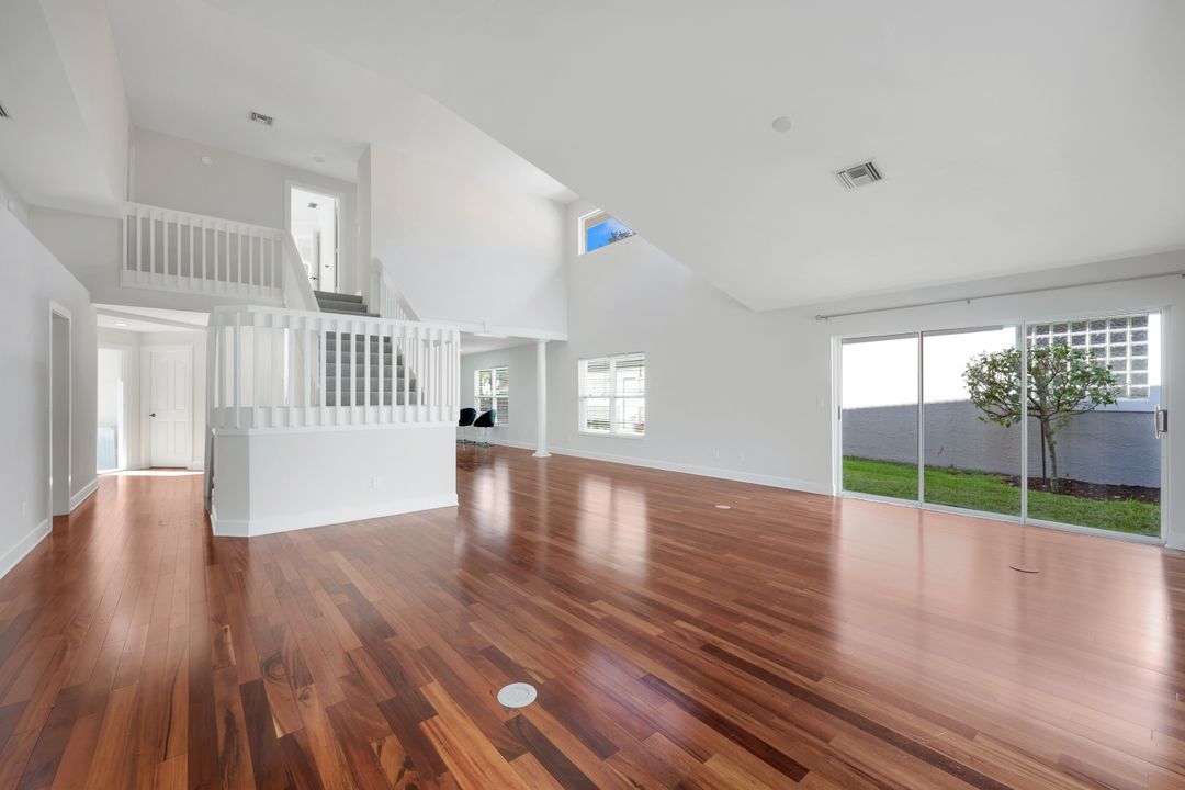 123 Napa Ridge Way, Naples, FL 34119