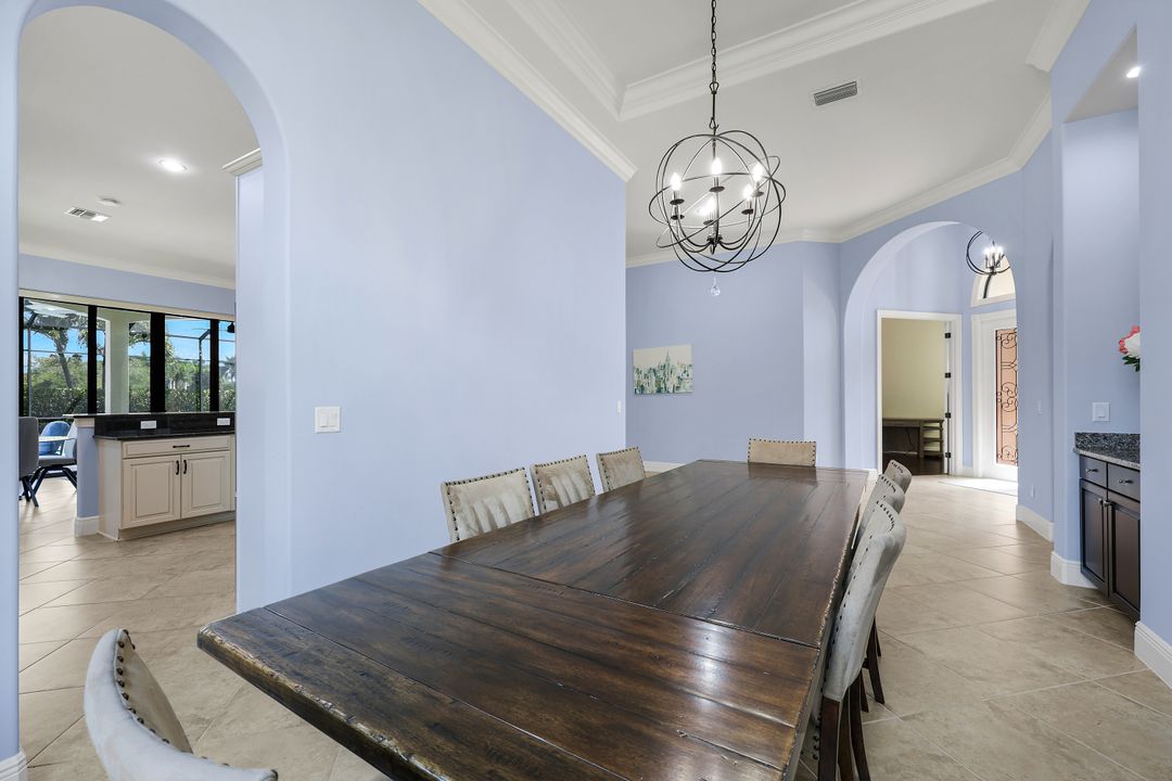 9461 Napoli Ln, Naples, FL 34113