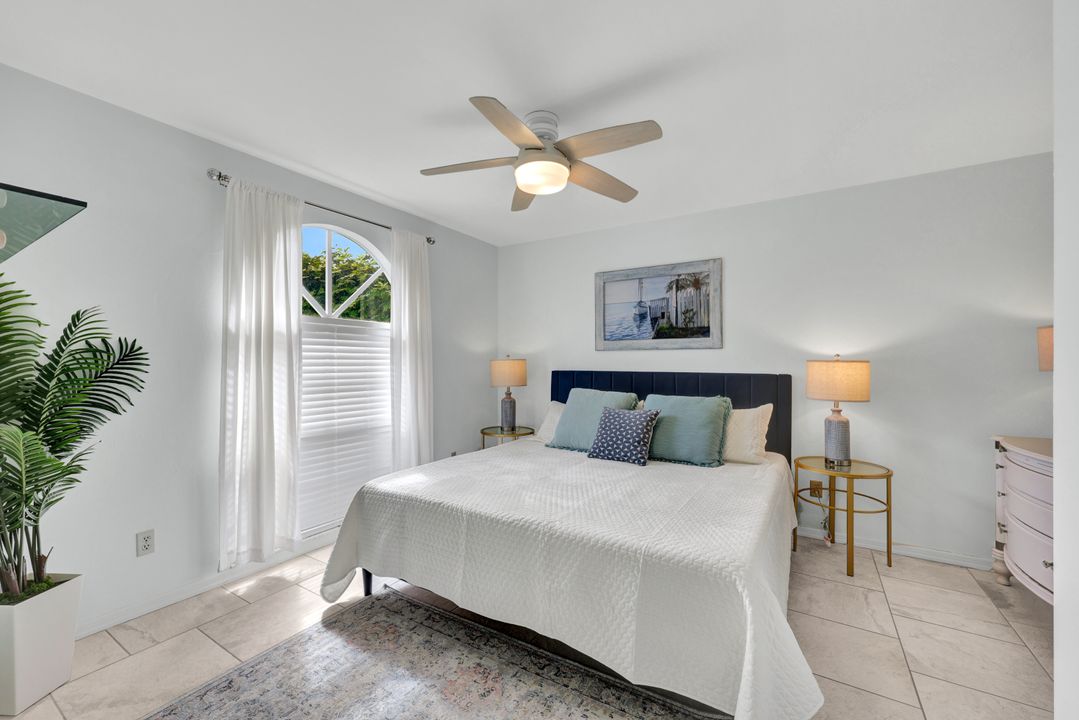 531 91st Ave N, Naples, FL 34108