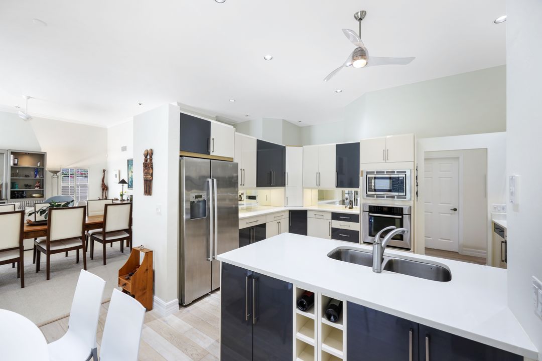 382 Carlton Pl, Naples, FL 34108