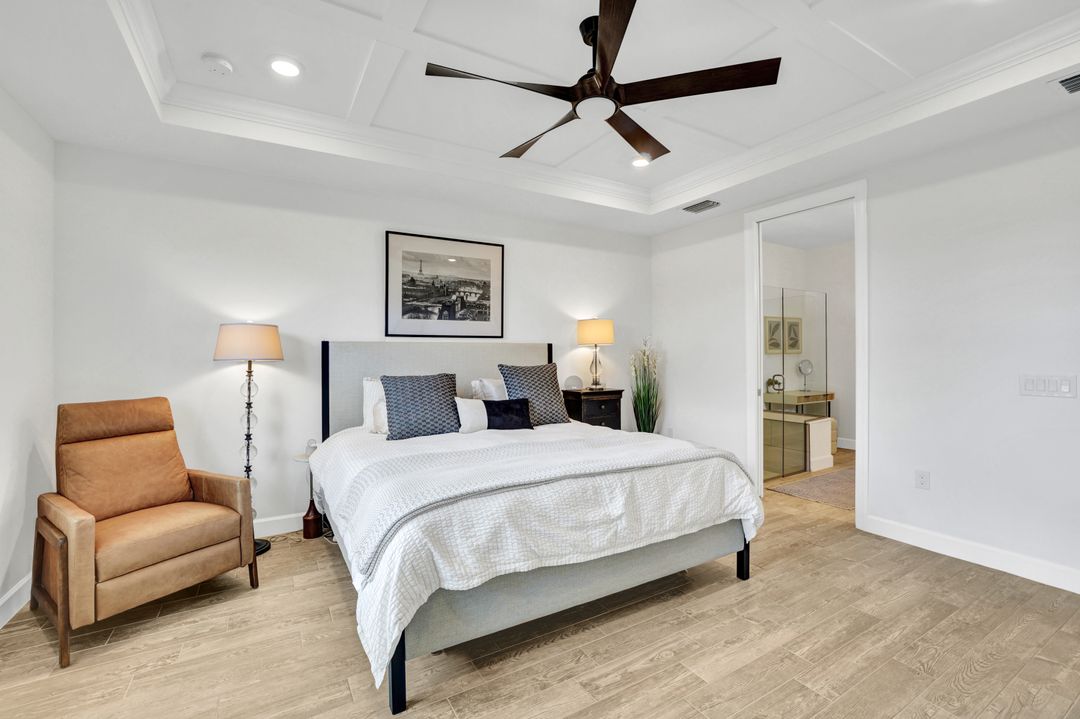 1952 Yellowfin Cir, Naples, FL 34114