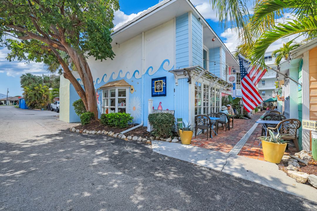 160 Palm St #208, Marco Island, FL 34145