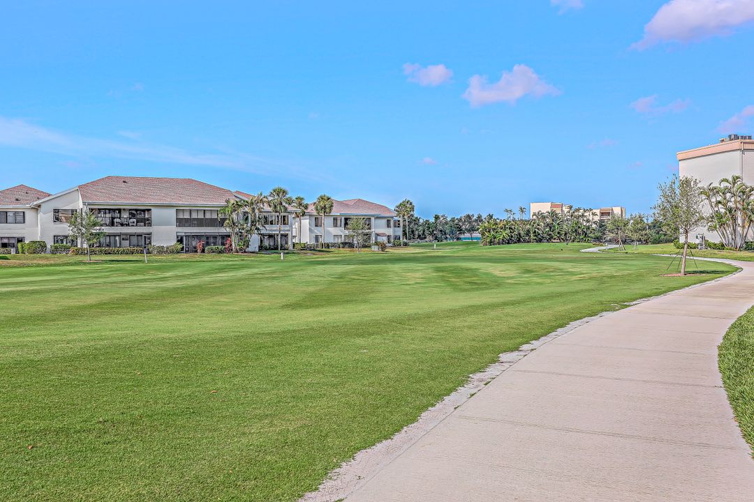 1624 Pine Valley Dr #118, Fort Myers, FL 33907