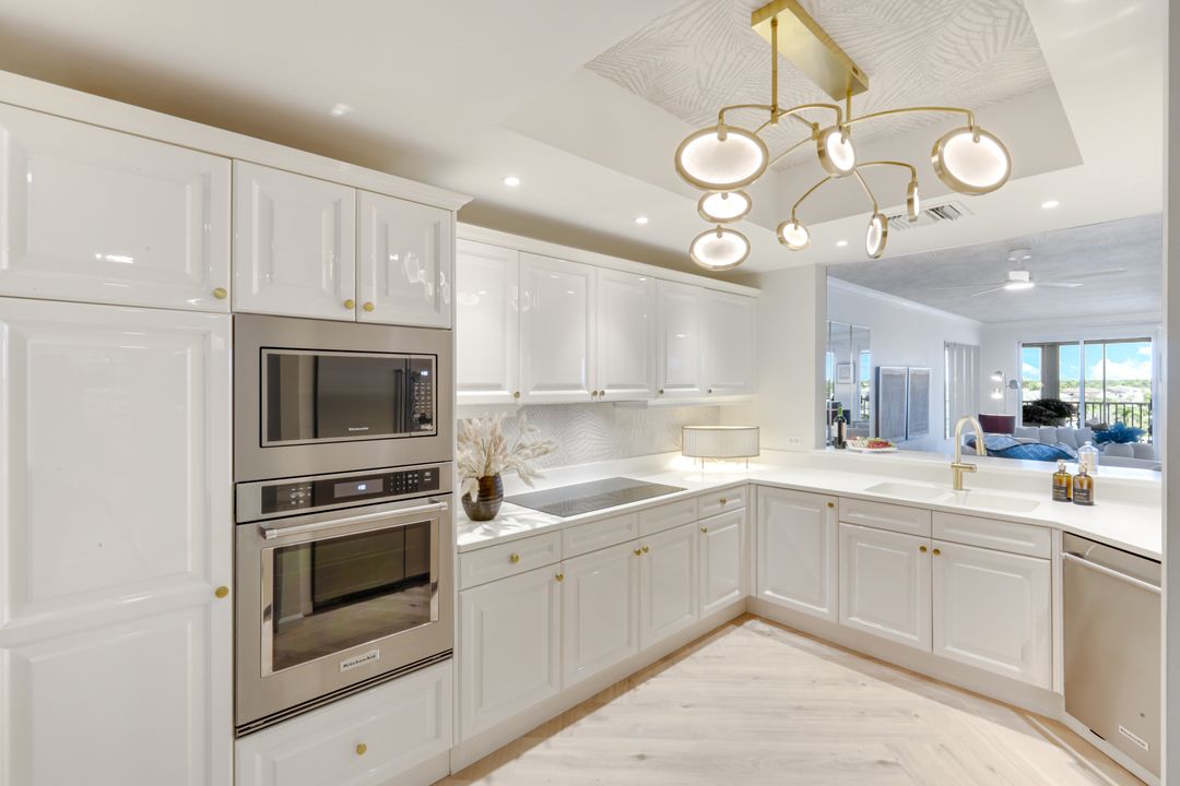 9790 Gulf Shore Dr #505, Naples, FL 34108