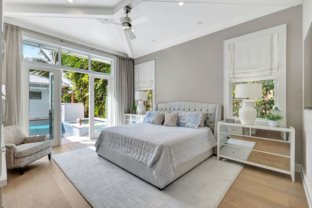 160 Broad Ave S, Naples, FL 34102