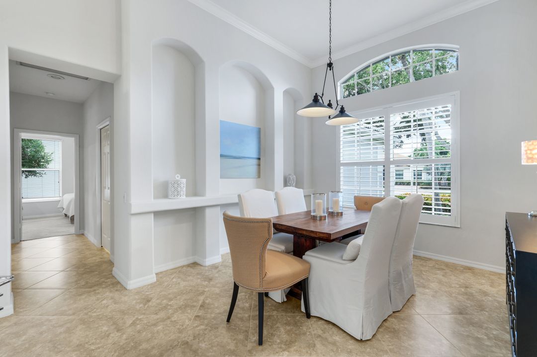 1932 Springberry Cir, Naples, FL 34109