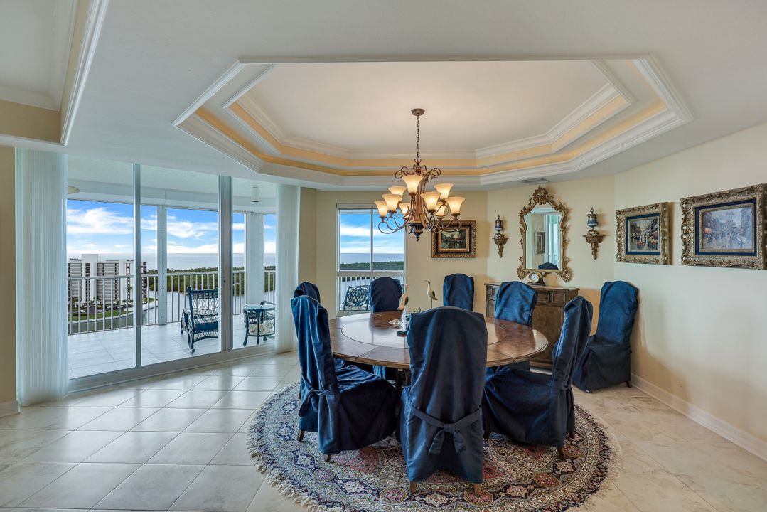295 Grande Way #1203, Naples, FL 34110