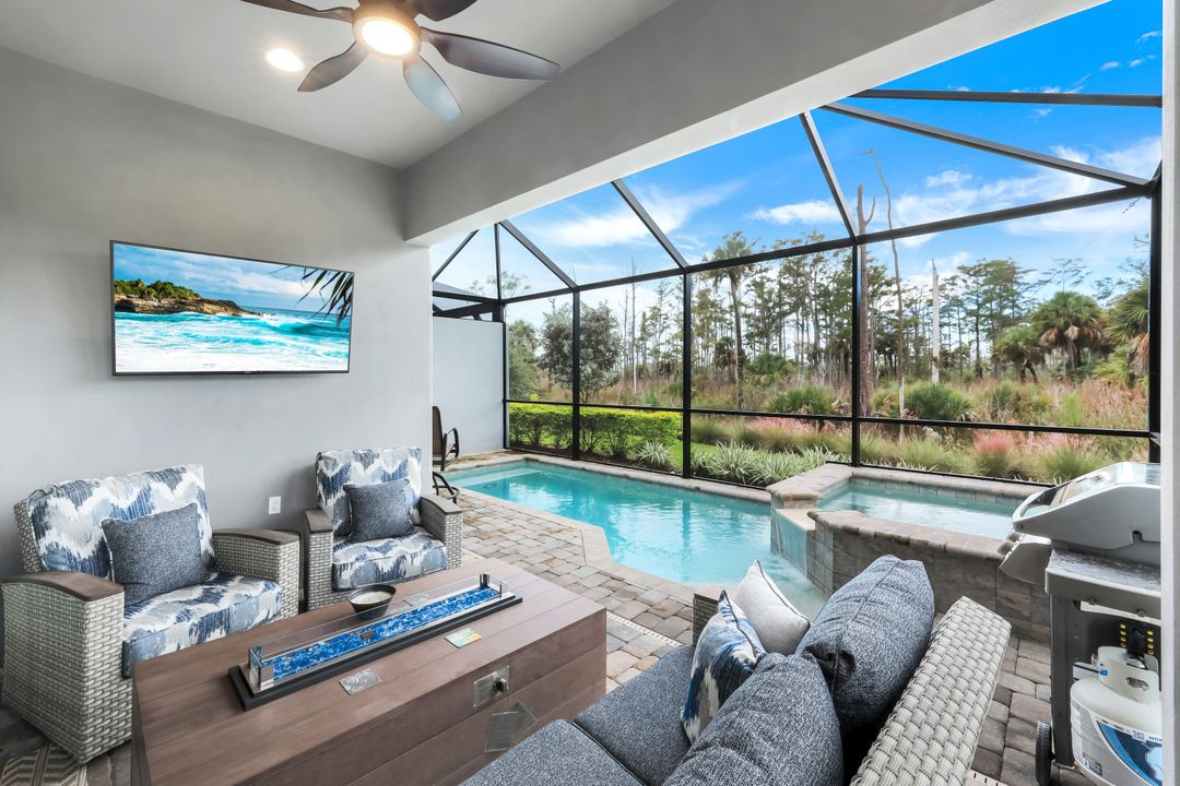 6392 Arriba Ave, Naples, FL 34113